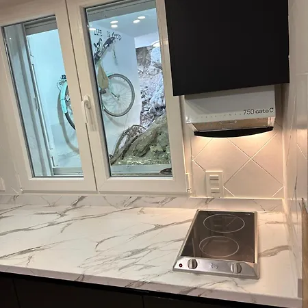 Gold Apartment *
