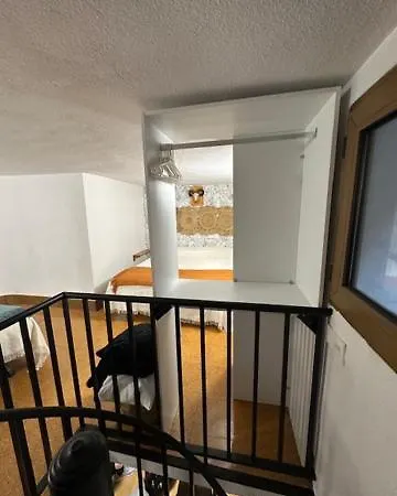 Apartment Gold